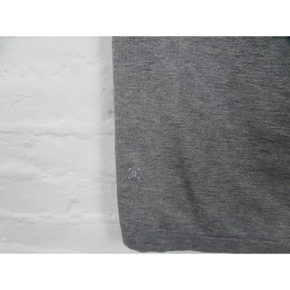 Lululemon Metal Vent Tech Polo Shirt Mens Medium Gray Short Sleeve Performance - Picture 8 of 10